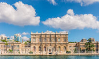 Dolmabahce Palace: Istanbul’s Architectural Landmark