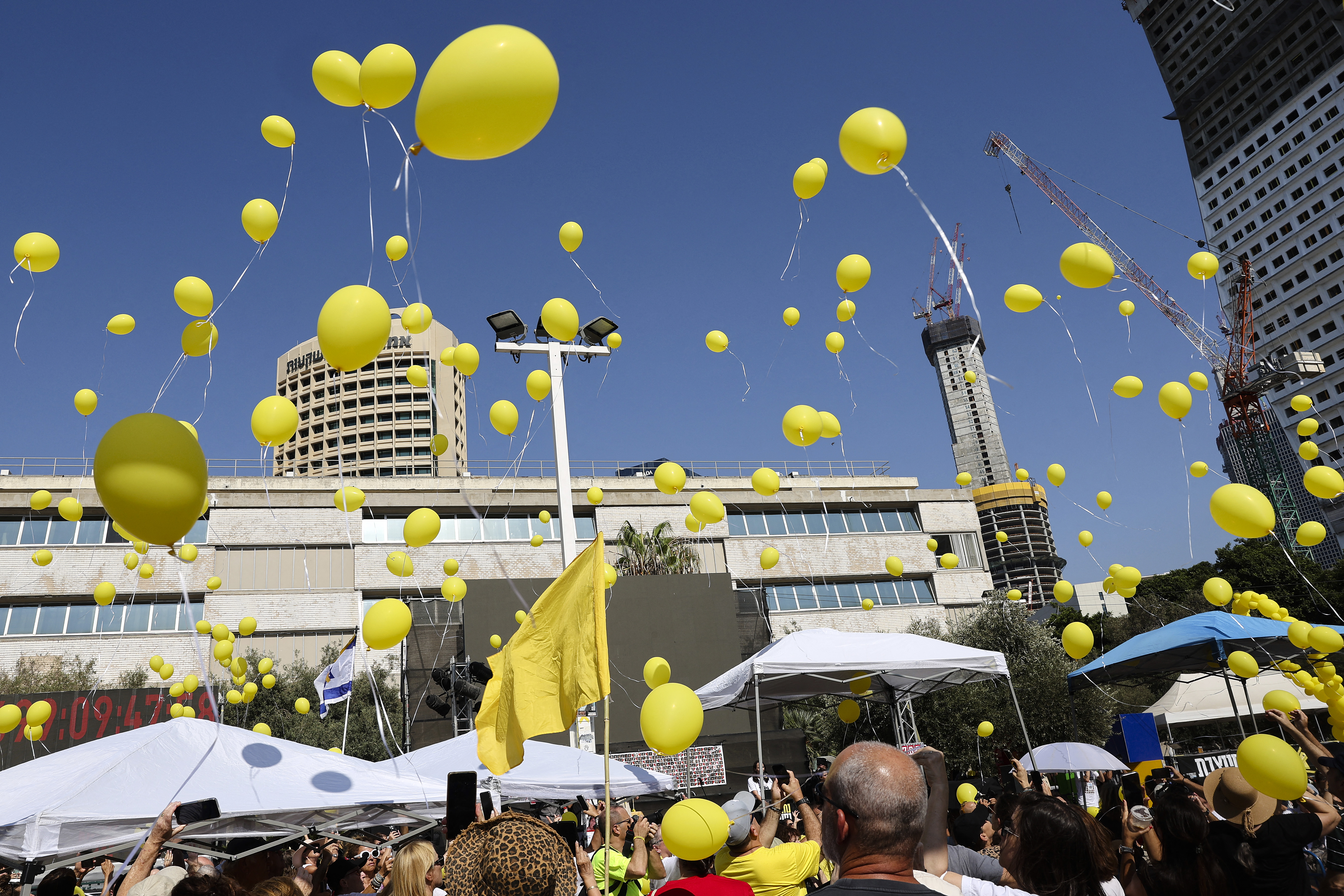 Day in Photos: Balloons in Tel Aviv, IFA International Trade Show, and Flag Day in Denmark