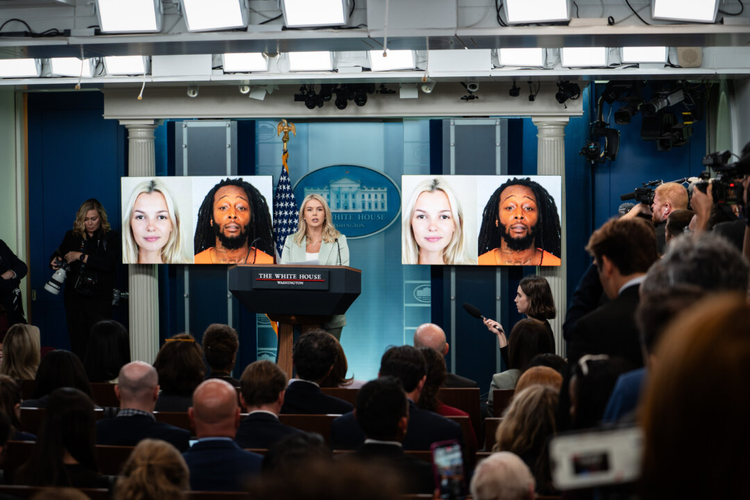 NextImg:Day in Photos: Briefing by Karoline Leavitt, New iPhones, and Weapons Exhibition in London