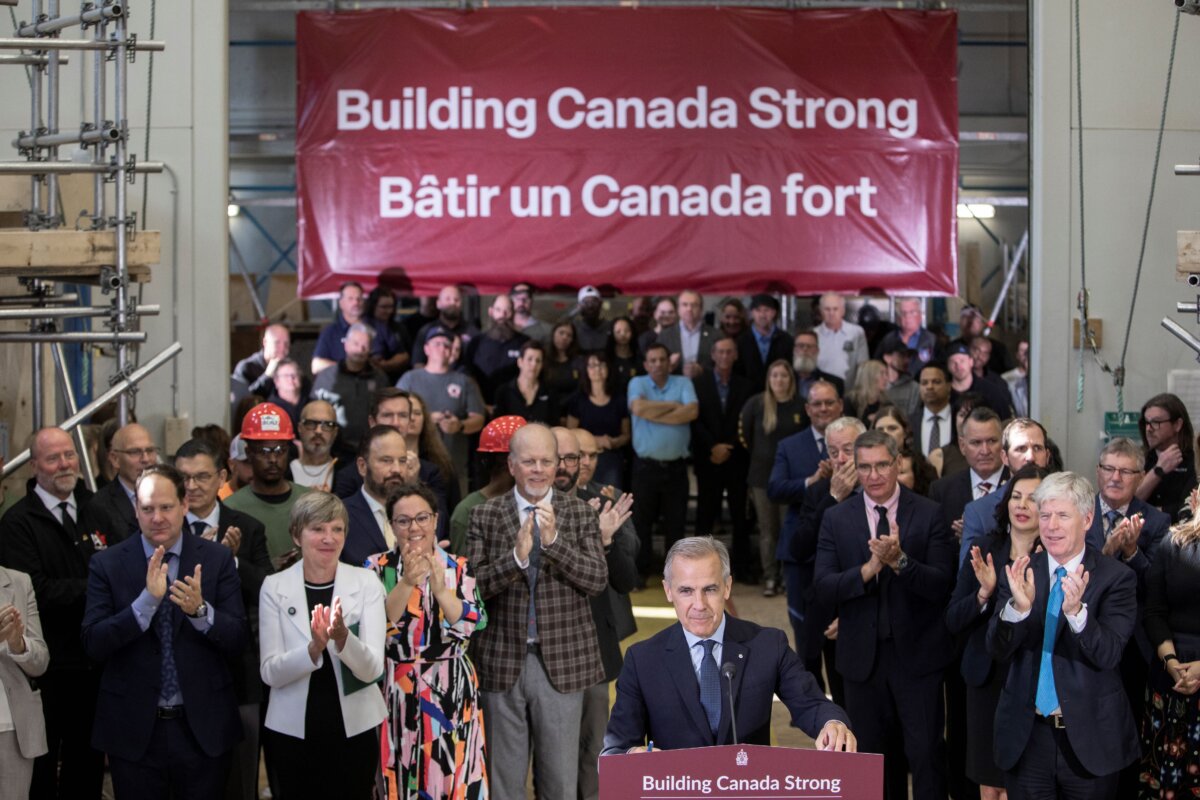 Prime Minister Mark Carney announces five major projects that his government will prioritize, in Edmonton on Sept. 11, 2025. (The Canadian Press/Amber Bracken)