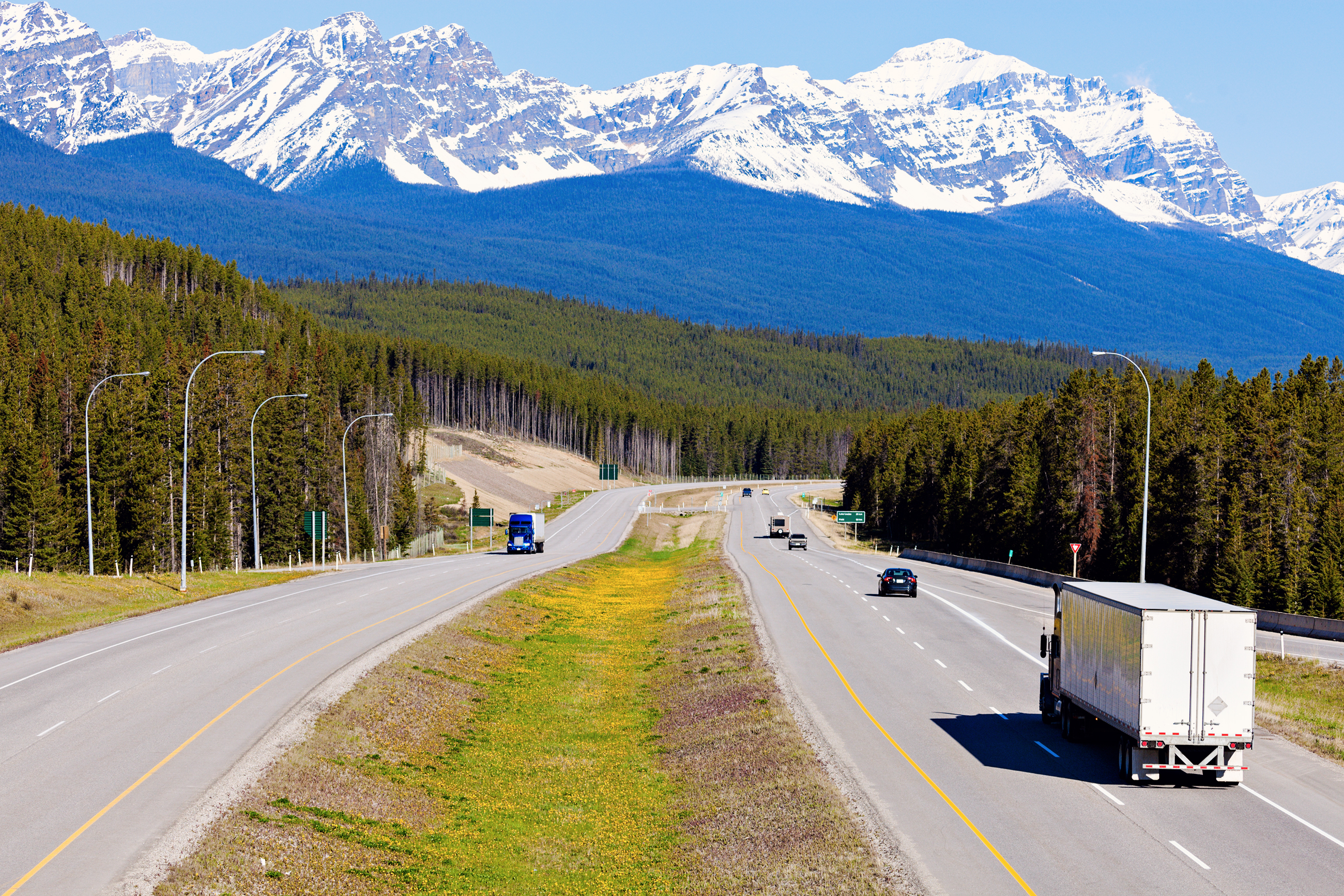 Truckers Spot Economic Slowdown—Do Canada’s Recession Stats Tell the Full Story?