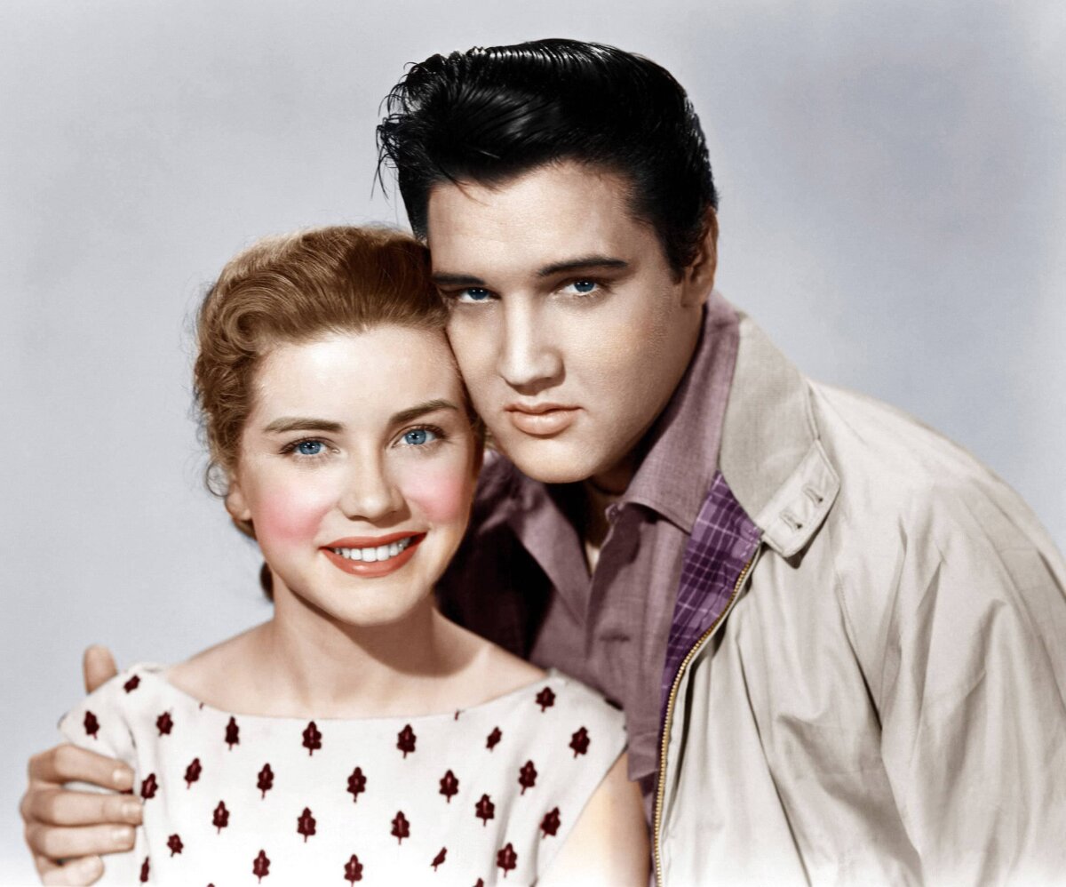 Dolores Hart starred with Elvis Presley in "King Creole" in 1958. She eventually turned away from Hollywood. (Paramount Pictures/MovieStillDb)