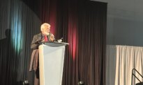 Dr. Malone Encourages People to Engage With Those They Disagree With at Calgary Conference