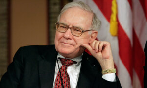 Warren Buffett Steps Down as Berkshire Chairman; USPS Halts Work on Mail Voting System