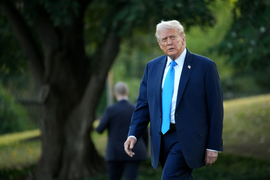 Trump Signs Order Declaring Antifa a Domestic Terrorist Organization