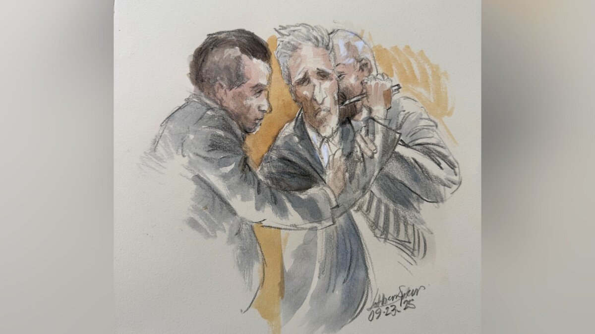 This courtroom sketch shows Ryan Routh trying to stab himself in the neck with a pen, after being found guilty of attempting to assassinate Donald Trump at a Florida golf course last year, in Fort Pierce, Fla., on Sept. 23, 2025. (Lothar Speer via AP)