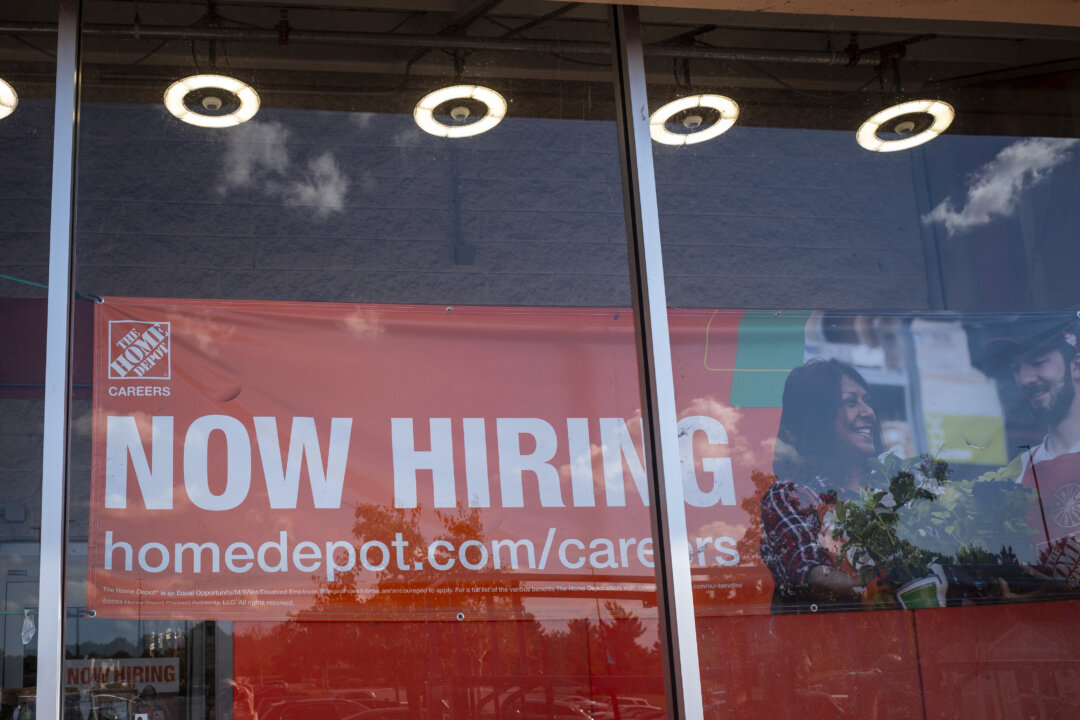 Layoffs Remain Low as Weekly Jobless Claims Below Expectations