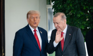 Trump Greeted by Turkish President in Ankara