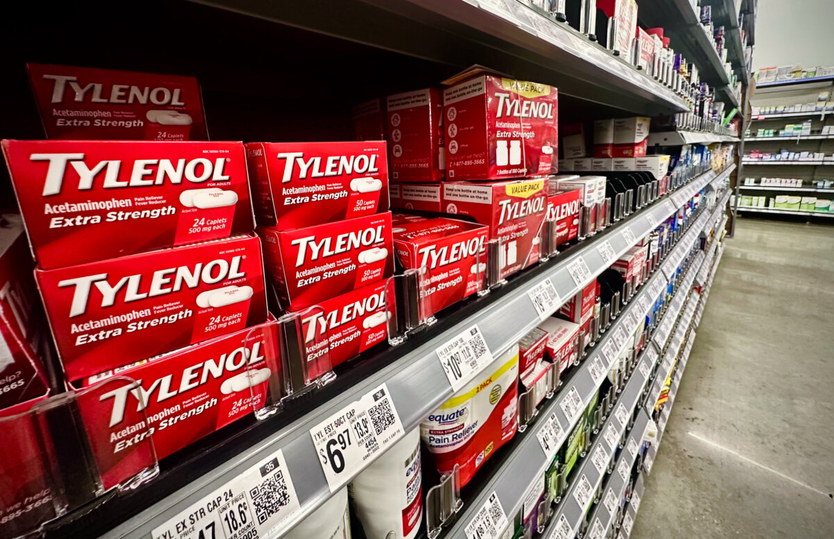 Tylenol lines the shelves of a store in Brandon, Miss. (John Fredricks/The Epoch Times)