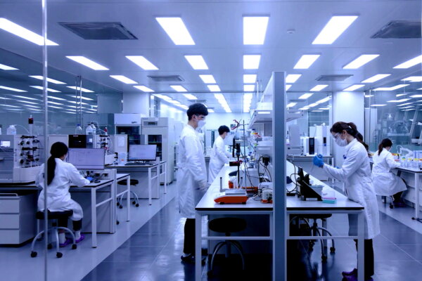 Prestige Bio, which has established a large-scale antibody drug manufacturing and research facility in the Osong Biopolis District of the Chungbuk Free Economic Zone.