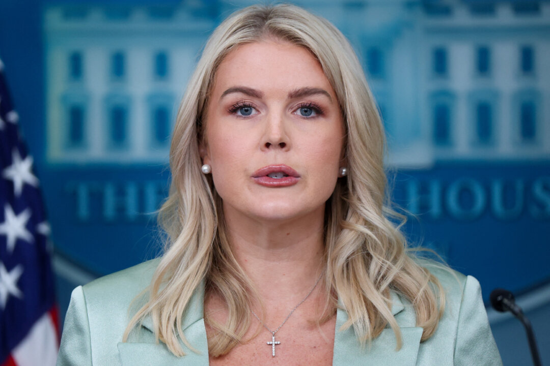 REPLAY: White House Press Secretary Speaks to Press at White House (March 18)