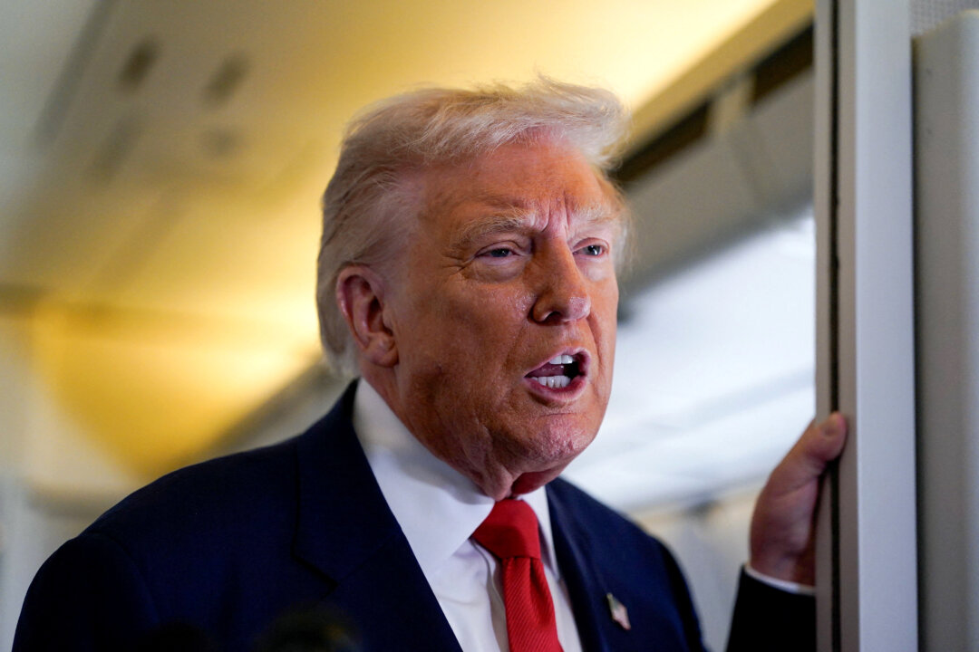 REPLAY: Trump Speaks to Press on Air Force One (Nov. 14)