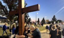 ‘Message of the Cross’ Brings Michigan Man to Comfort Community Mourning Church Shooting