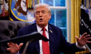 Trump Says Shutdown an Unprecedented Opportunity; Police Declare UK Synagogue Attack a Terrorist Attack