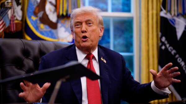 Trump Says Shutdown an Unprecedented Opportunity; Police Declare UK Synagogue Attack a Terrorist Attack
