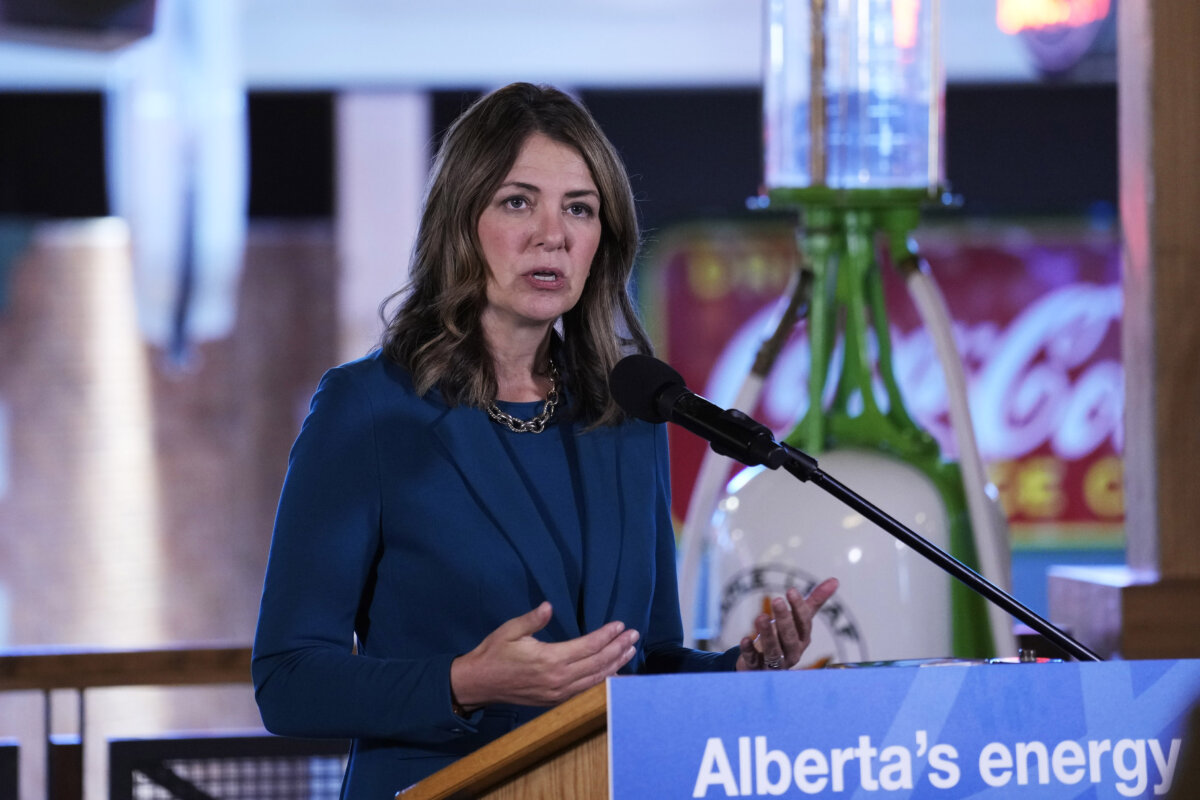 Alberta Premier Danielle Smith announces plans to submit an application for a new oil pipeline to northwestern British Columbia, in Calgary, on Oct. 1, 2025. (The Canadian Press/Todd Korol)