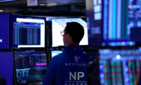 Wall Street Review: Stocks Hit New Records Despite Government Shutdown