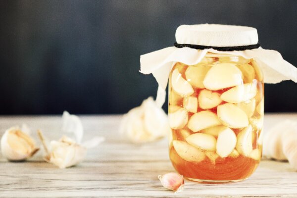 How to Make Gut-Healthy Honey-Fermented Garlic