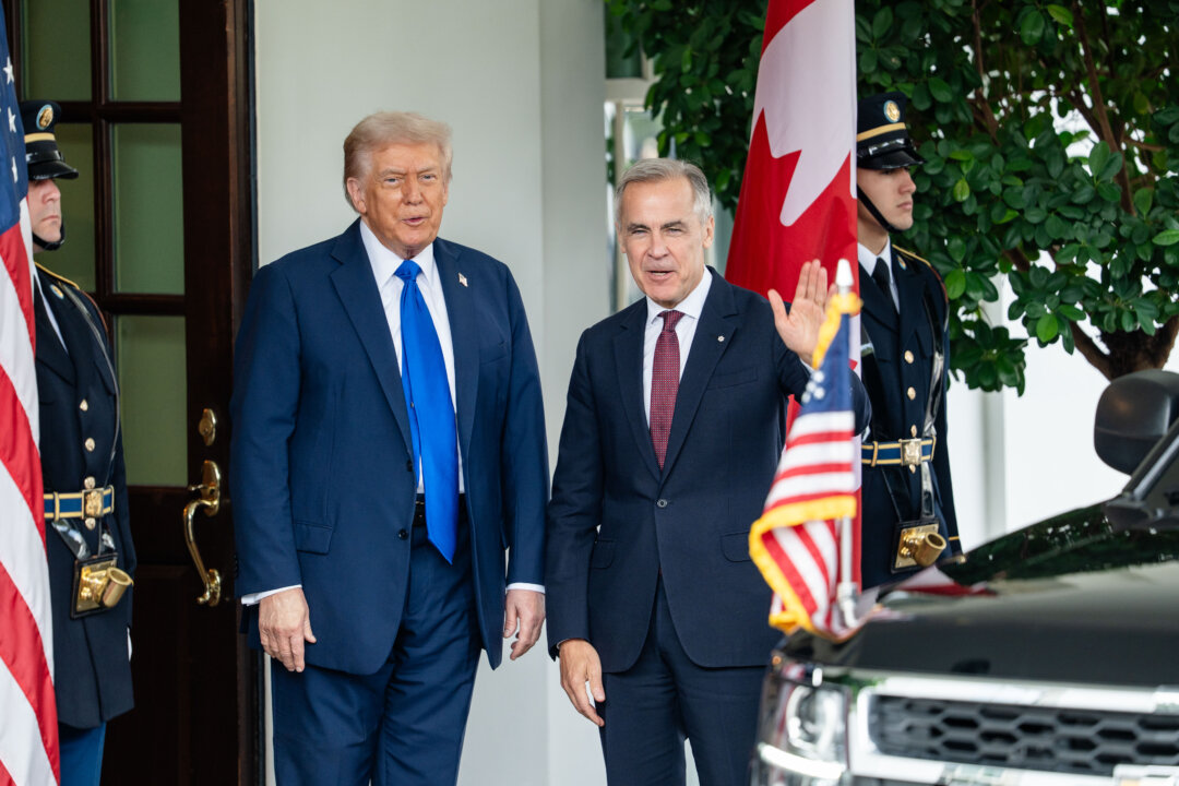 Touting Potential Deal, Trump Says Canadians Will Love Us Again thumbnail