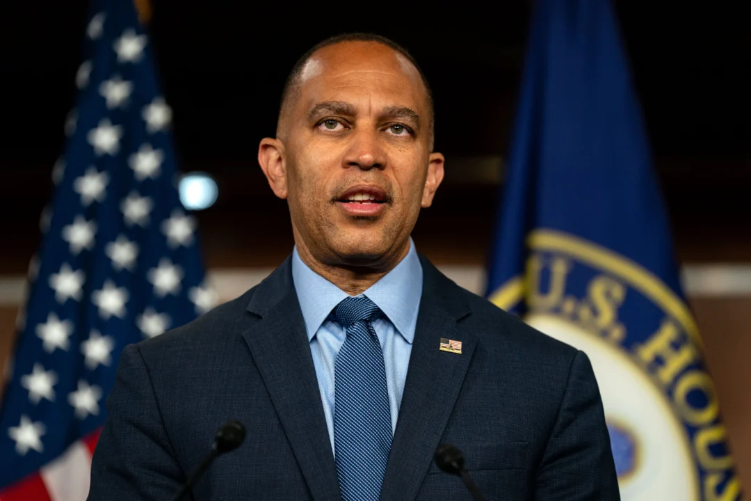 REPLAY: Democrats Urge Republicans to Resume Talks to End Government Shutdown
