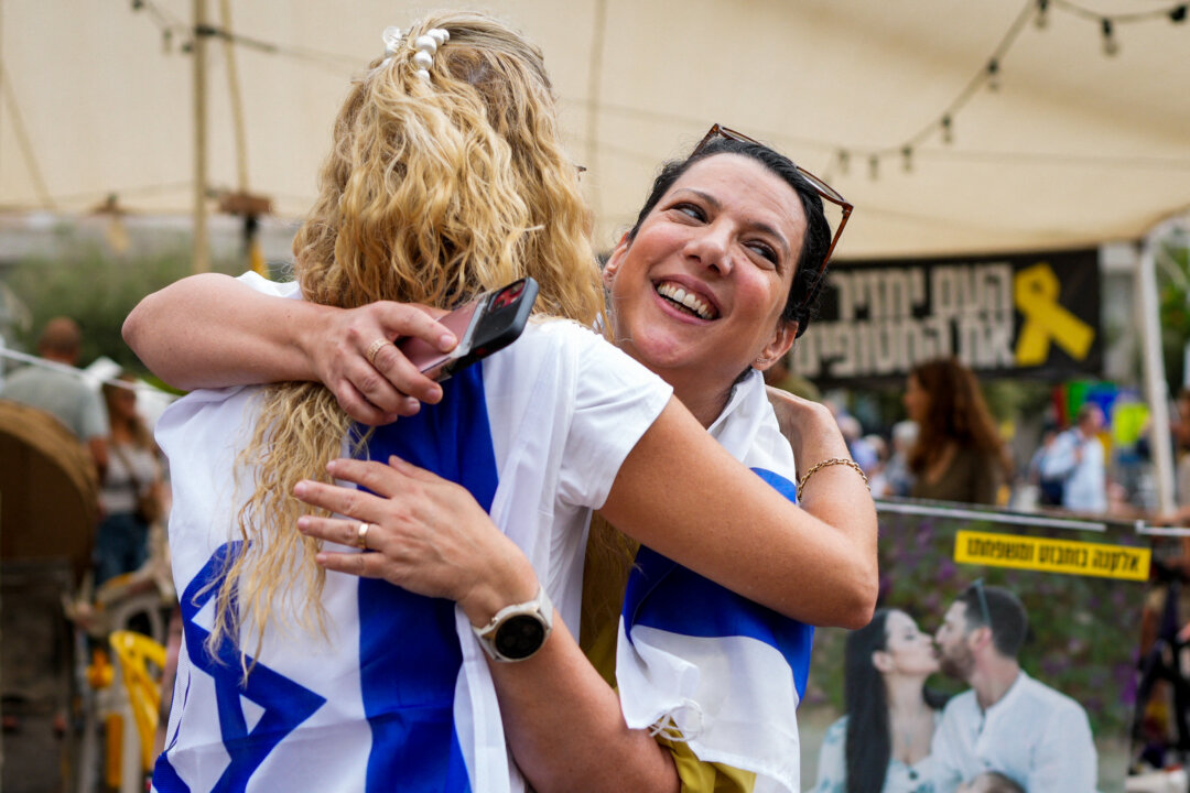 NextImg:Day in Photos: New Gaza Cease-Fire Deal, 2 Police Officers Shot, and Flocks of Flamingos