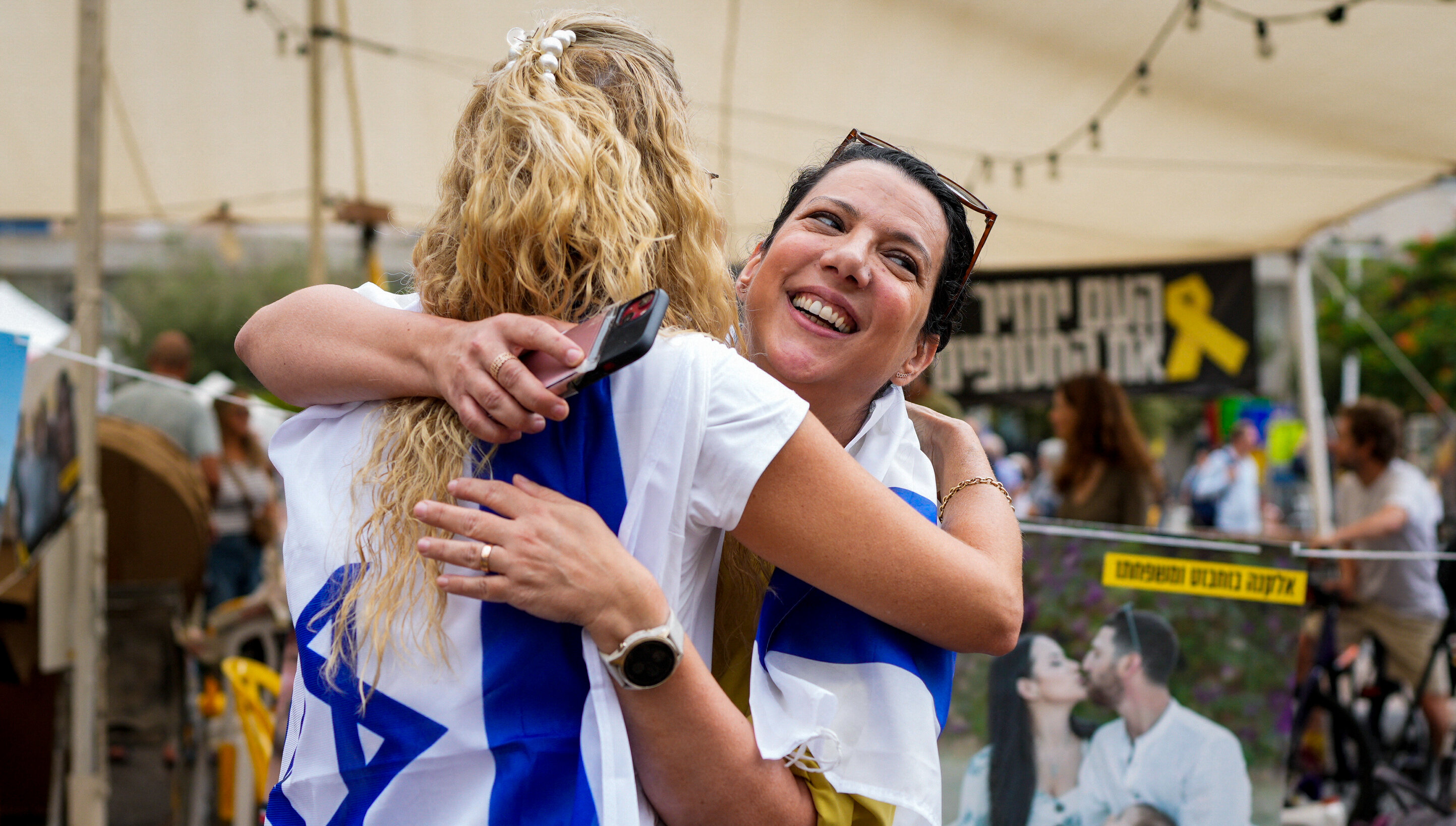 Day in Photos: New Gaza Cease-Fire Deal, 2 Police Officers Shot, and Flocks of Flamingos