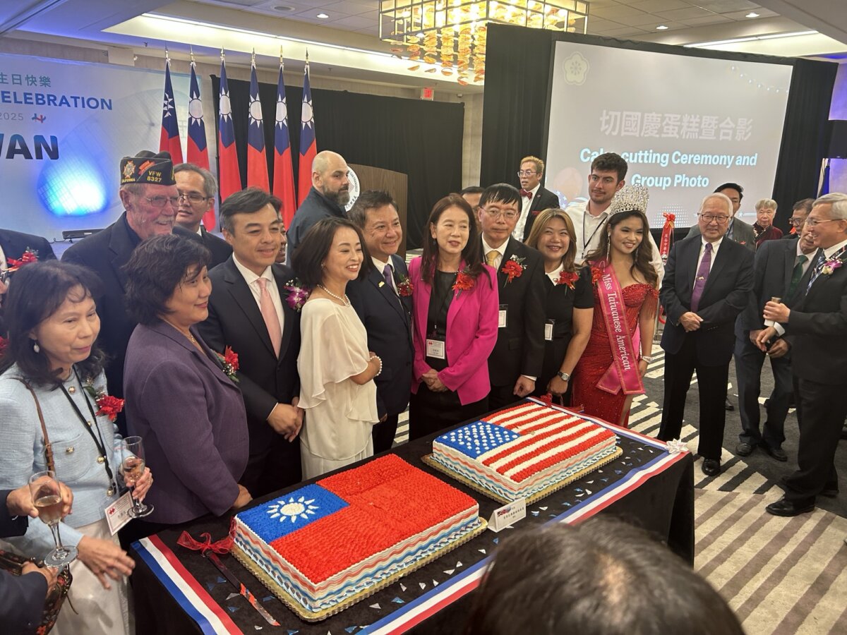 TECO-SF Director-General David Chih-Hsiang Wu (front, 3rd L) stands with local U.S. officials and community members to celebrate Taiwan’s National Day in Foster City, Calif., on Oct. 8, 2025. (Nathan Su/The Epoch Times)