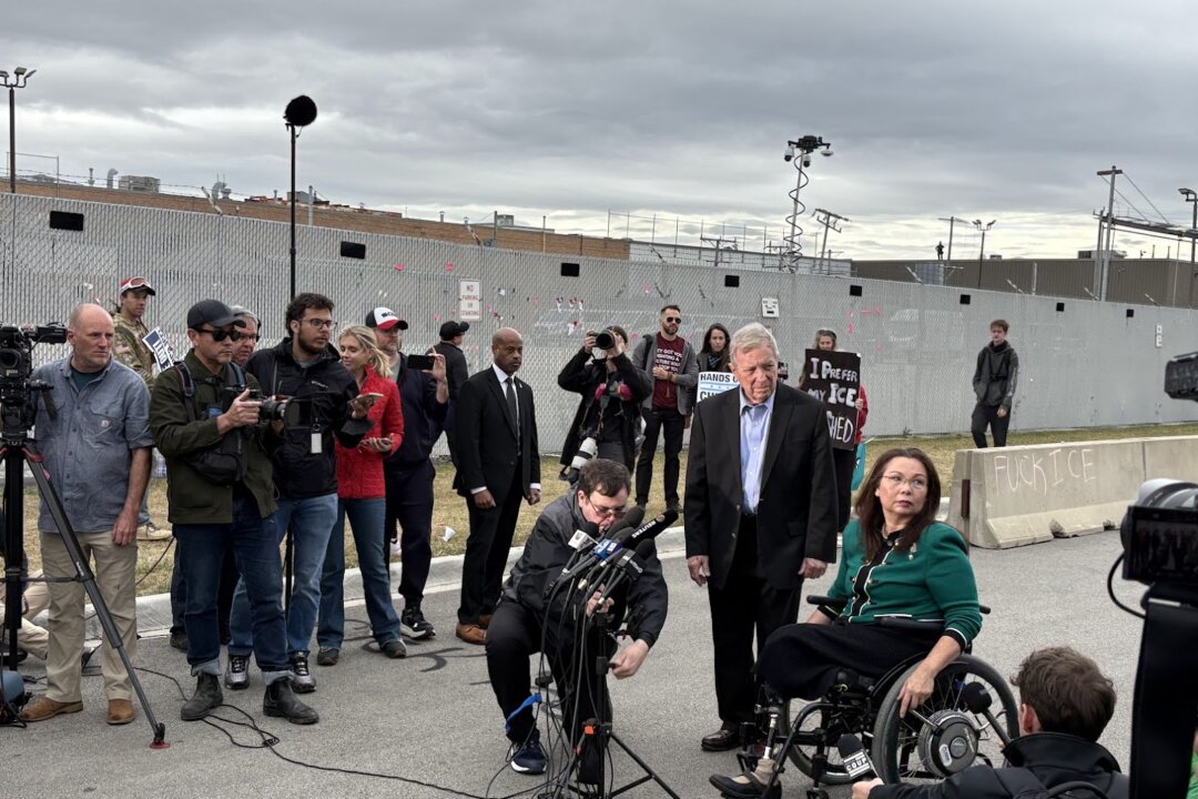 3 Protesters Arrested at Chicago-Area ICE Facility 1 3 Protesters Arrested at Chicago-Area ICE Facility thumbnail