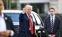 Trump Backs Univision in Clash With Google as GOP Courts Hispanic Voters