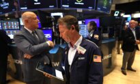 Wall Street Review: Stocks Sell Off Amid Renewed US–China Trade Tensions