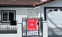 Mortgage Rates Fall to Lowest Level in Over a Year