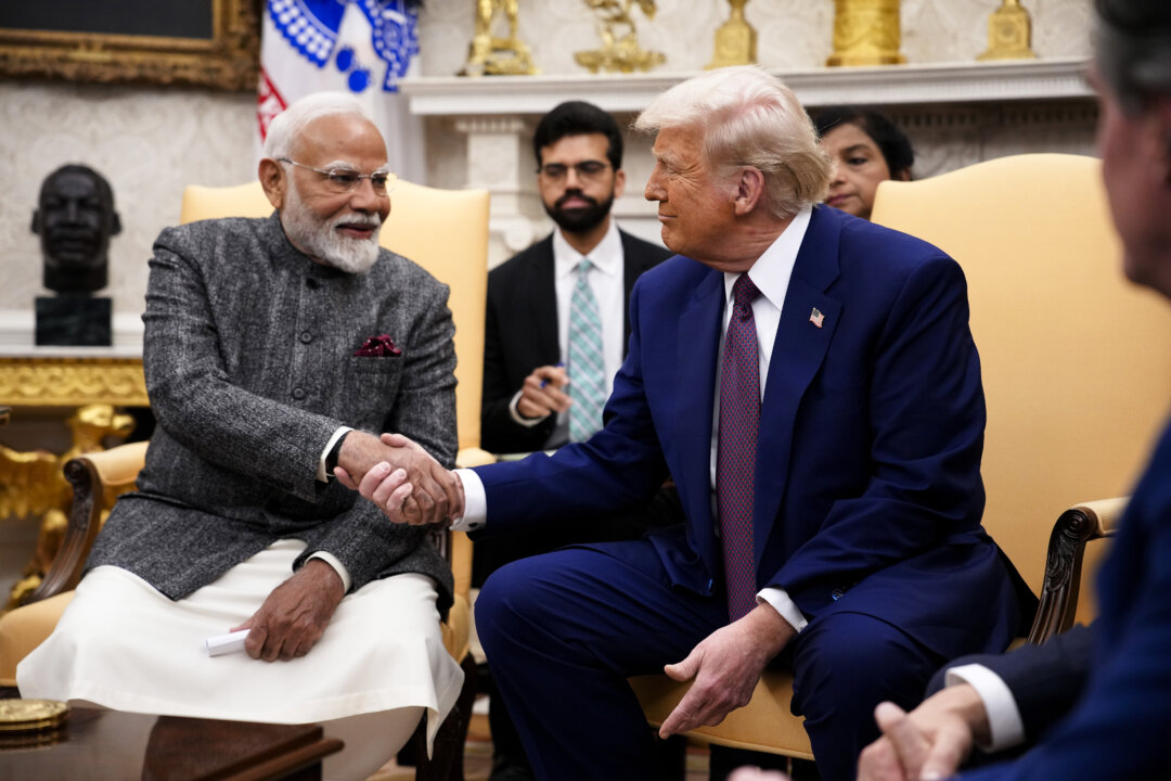 Trump Says India Agreed to Stop Buying Oil From Russia