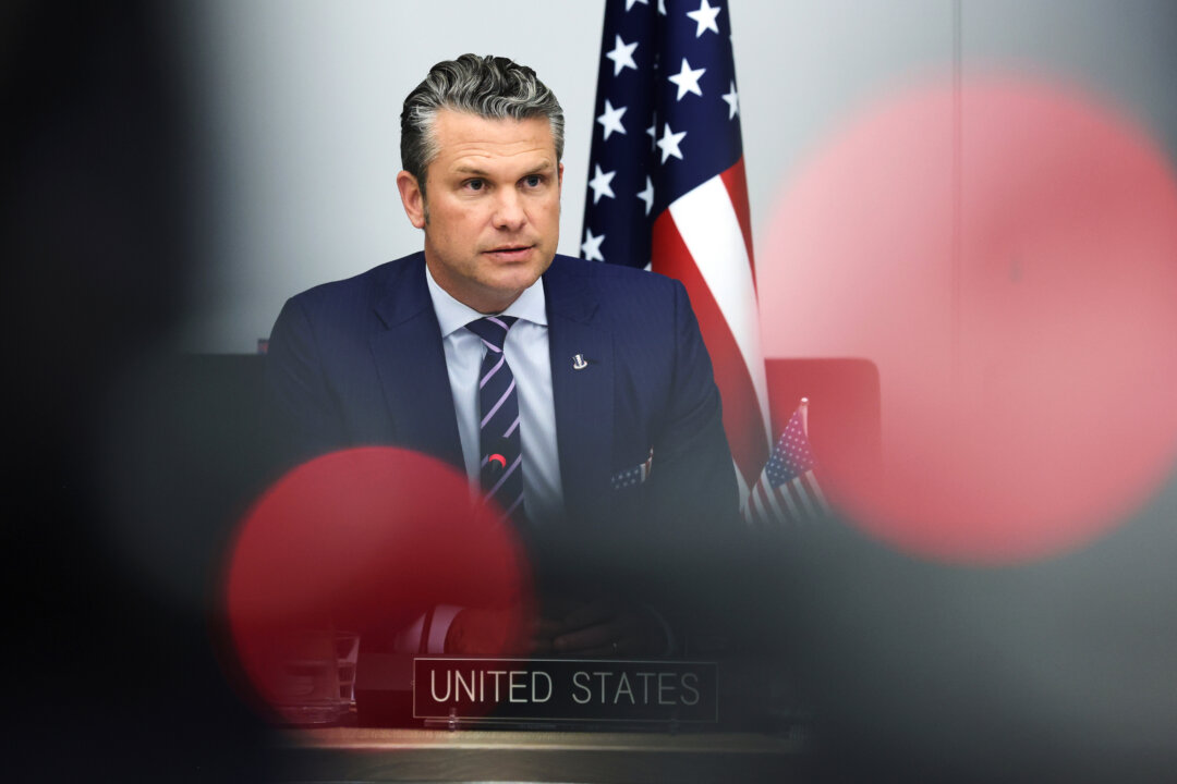 Hegseth Warns US Will ‘Impose Costs’ If Russia Doesn’t End Ukraine War