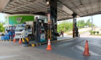 Fuel Crisis in Bolivia Spurs Voter Fears Ahead of Historic Runoff Election
