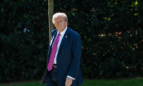 Trump Warns US Will Be ‘Struggling for Years’ If Supreme Court Strikes Down Tariffs