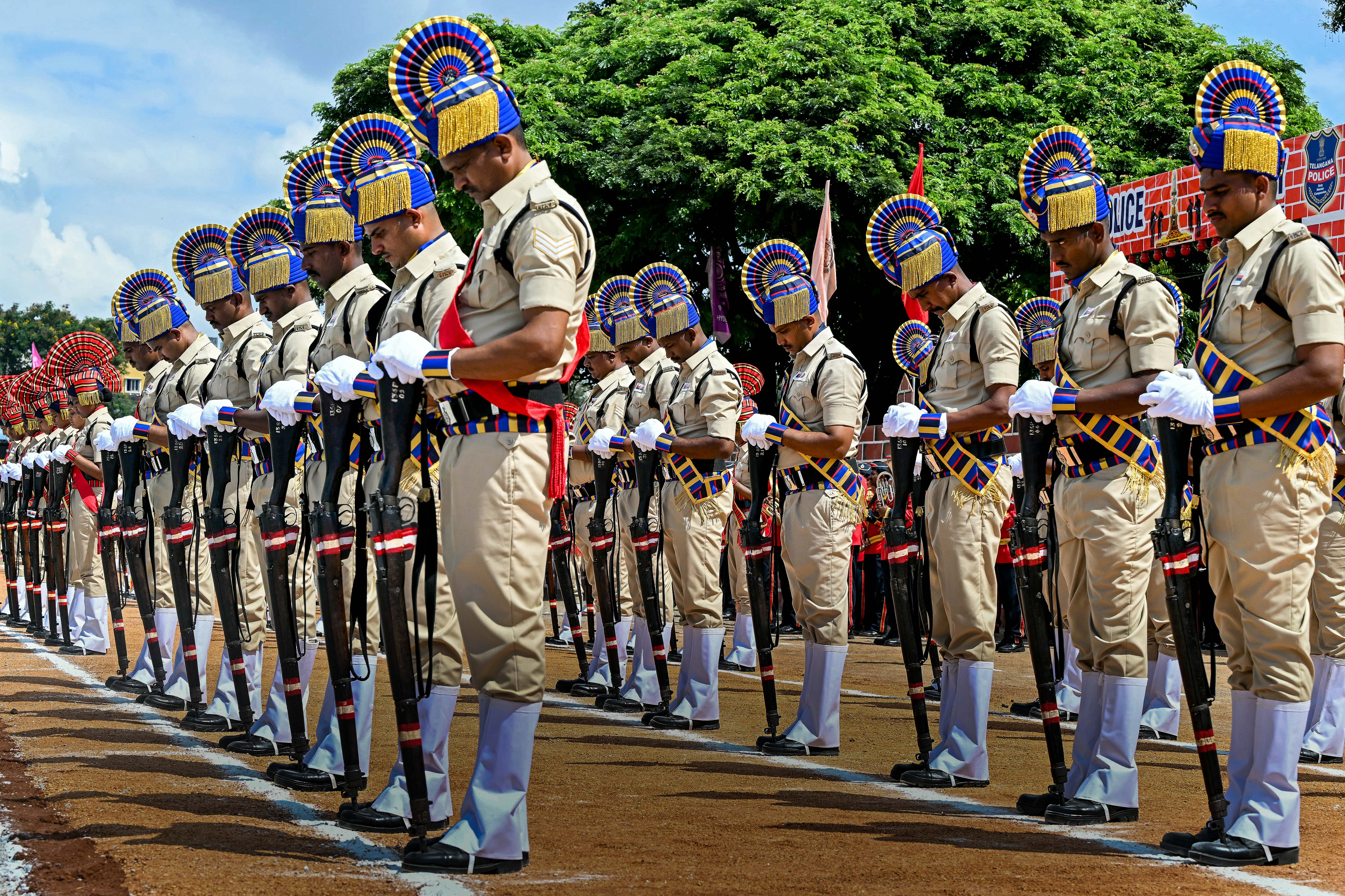 Day in Photos: Police Commemoration Day, ‘Rose Garden Club’ Lunch, Nicolas Sarkozy Goes to Prison