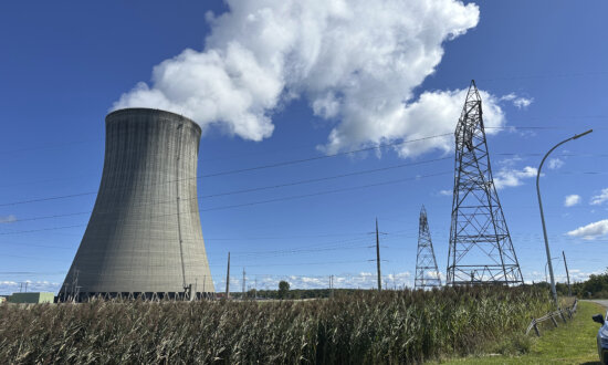 US to Finance 10 Nuclear Reactors With $17.5 Billion in Loans