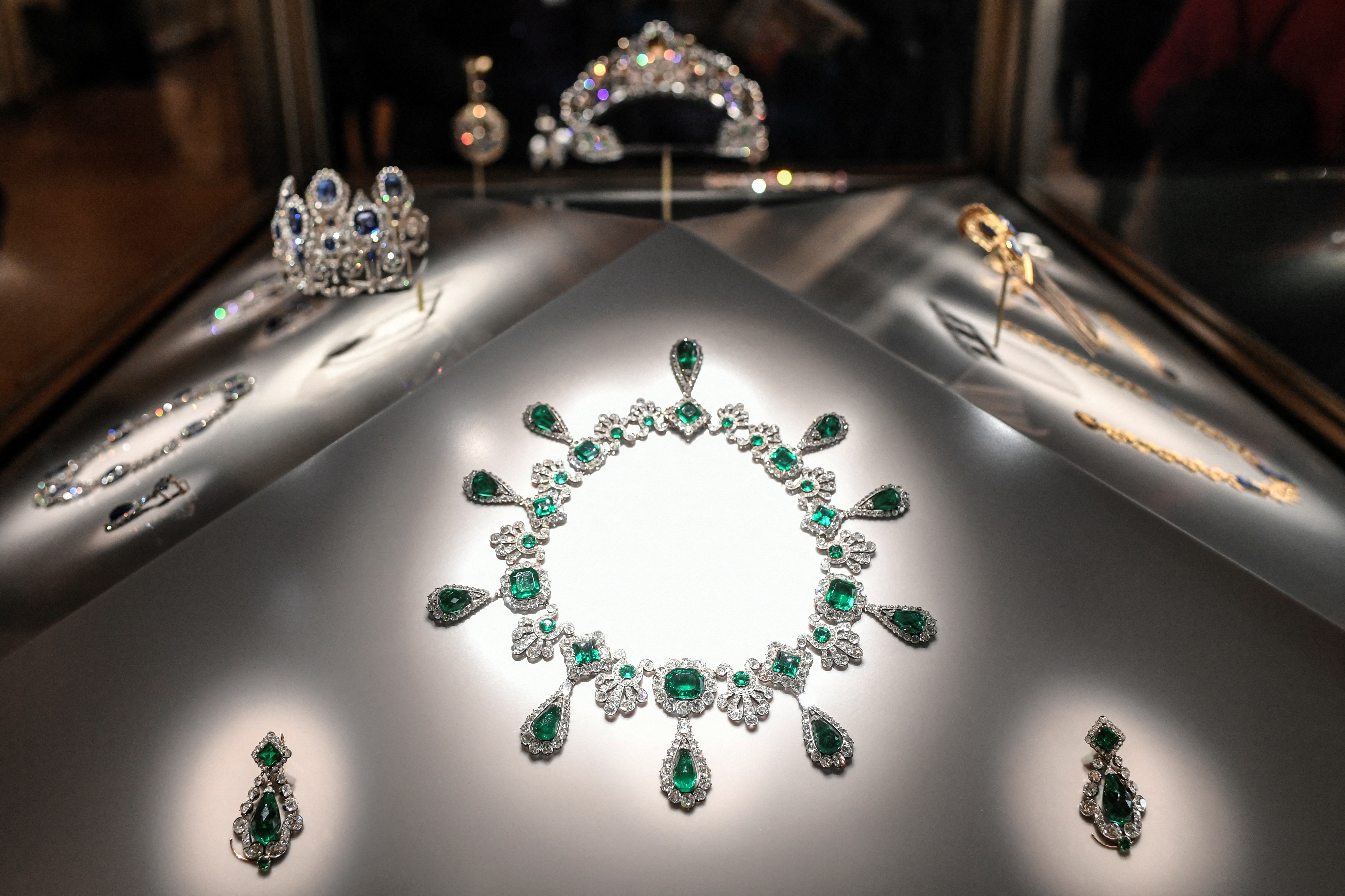 empress wedding set