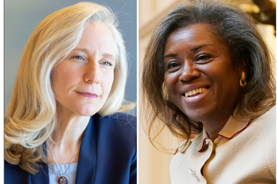 Spanberger, Sears Make Final Pitches to Voters Ahead of Election