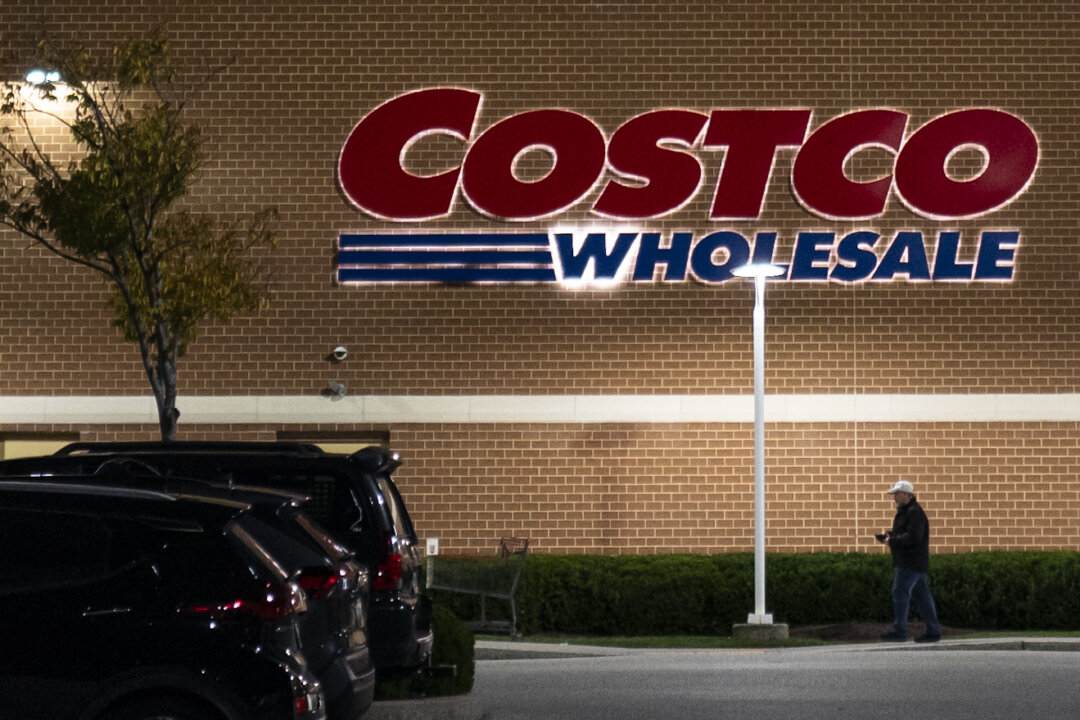 “Costco Faces Lawsuit for Putting Consumers at Risk with Salmonella-Infected Chicken”