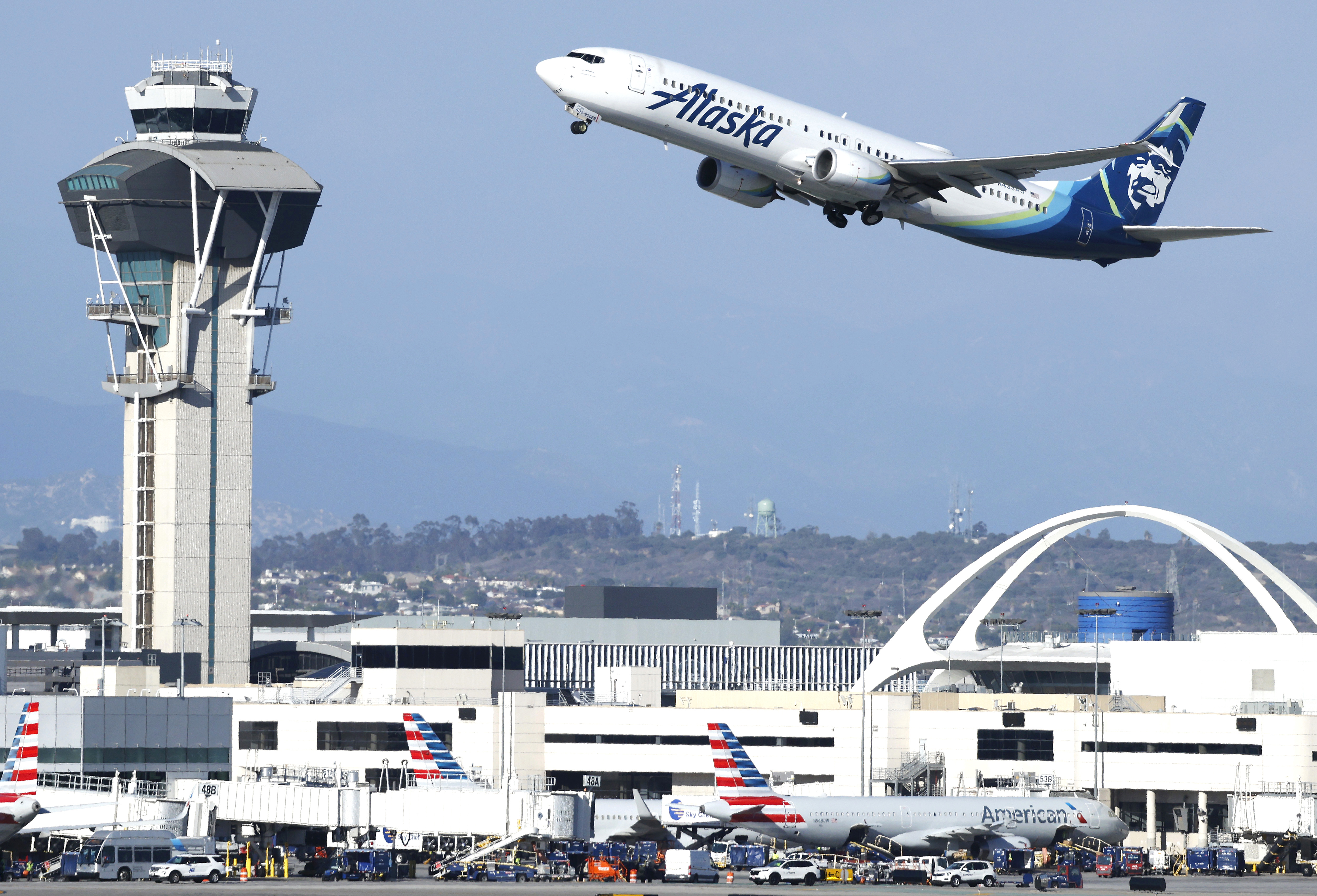 How Government Shutdown Is Affecting Air Travel and Air Traffic Control