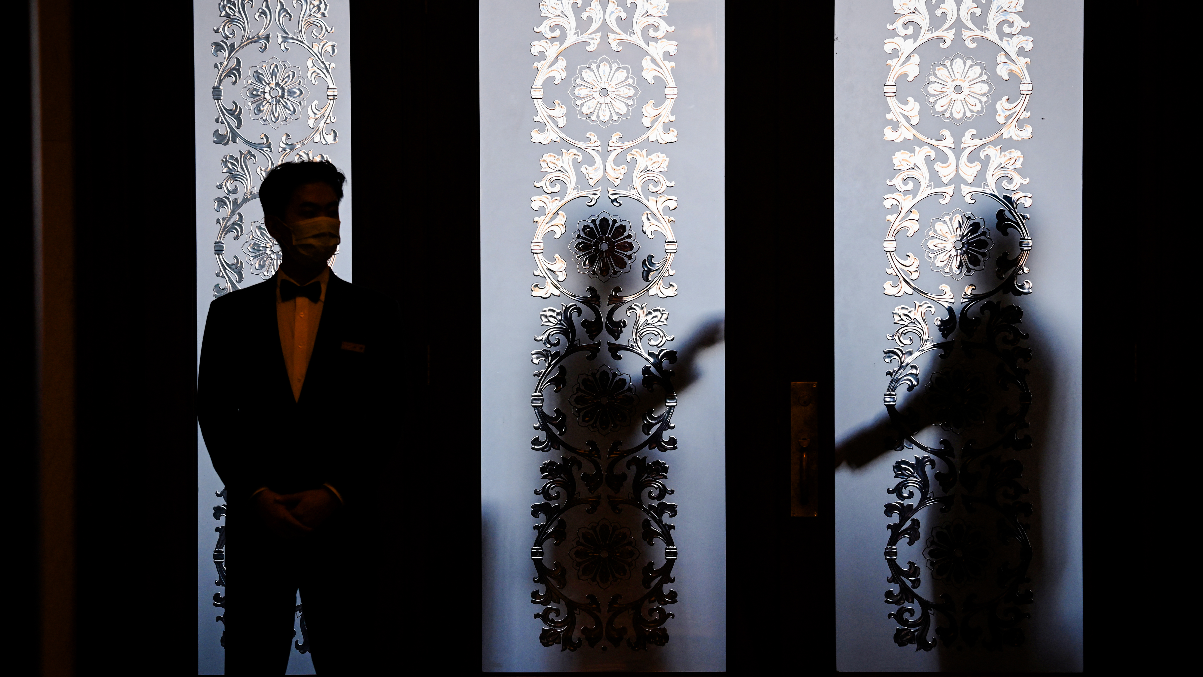 Behind CCP’s Closed Doors, a Weakened Xi Jinping