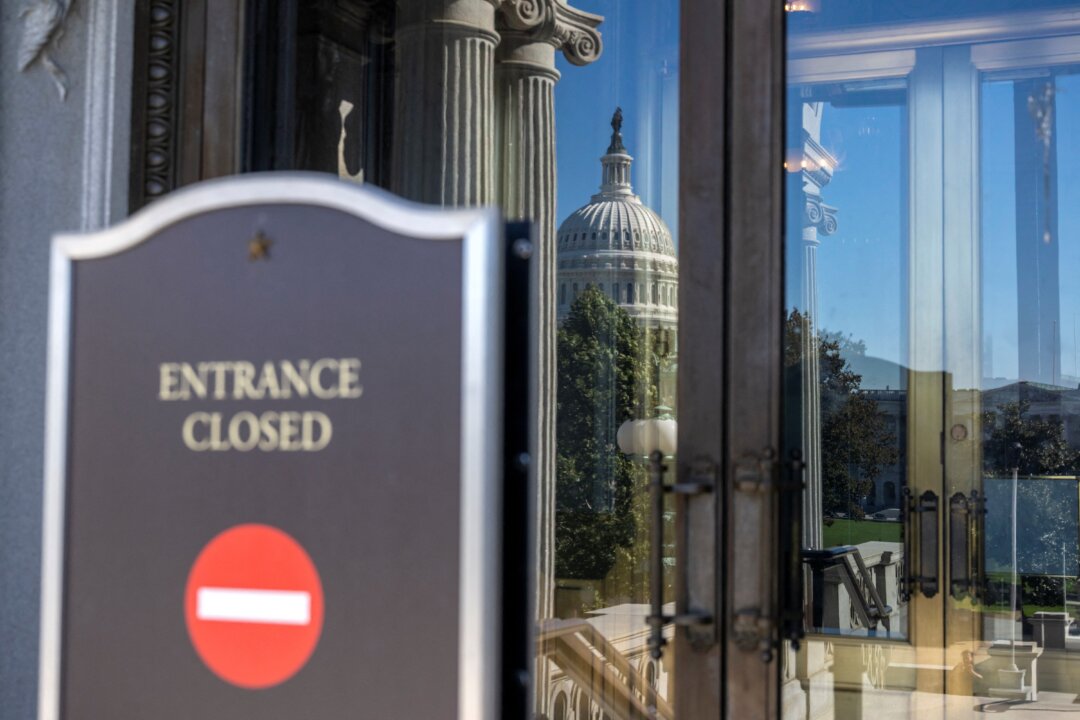 Federal Judge Extends Order Blocking Firings During Shutdown