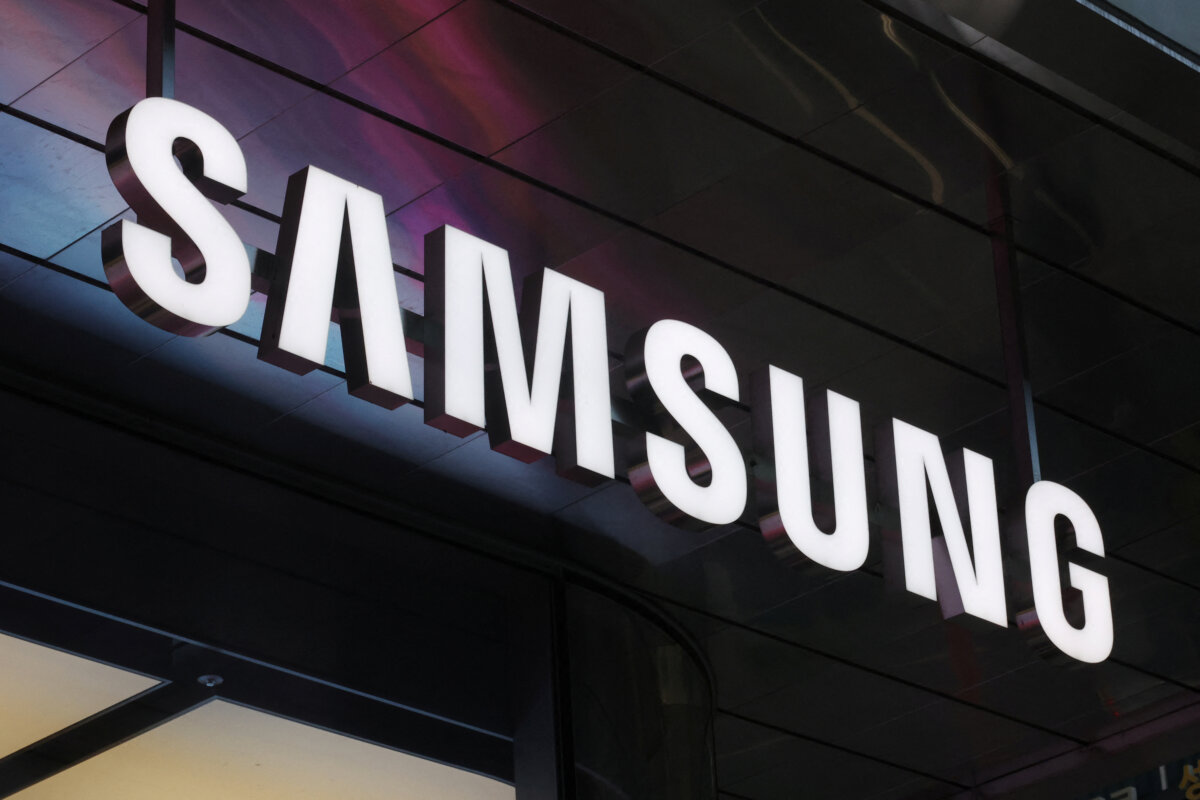 The logo of Samsung Electronics is seen at the company's store in Seoul, South Korea, April 15, 2025. (Reuters/Kim Hong-Ji)