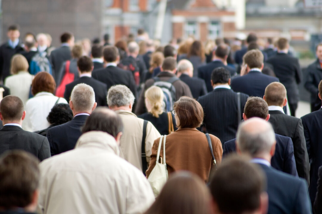 Wage Growth Slips Back as Jobless Rate Hits Highest Since 2021: ONS