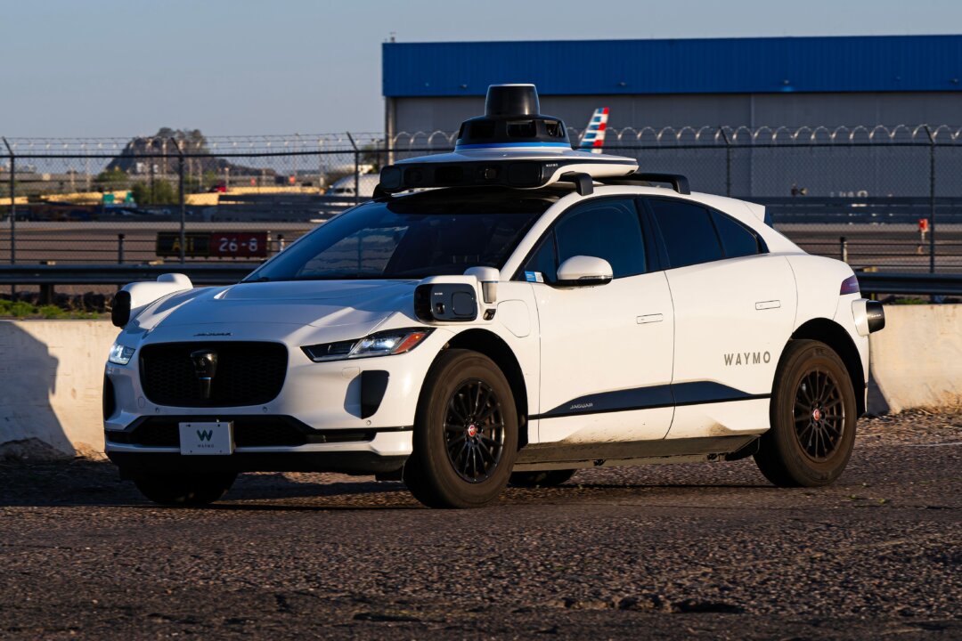 Waymo to Introduce Driverless Minicabs in London in 2026