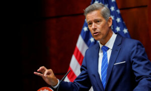 Transportation Secretary Holds Press Conference on Shutdown Impact at LaGuardia Airport