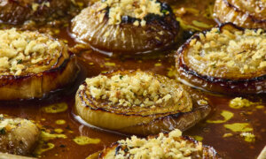 I Guarantee ‘Melting Onions’ Will Be the Surprise Hit of Thanksgiving Dinner