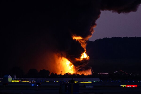 UPS Cargo Plane Crashes in Kentucky, Injuries Reported