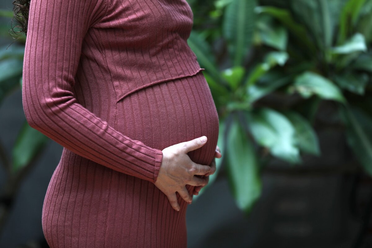 A pregnant woman in Sydney, Australia on April 17, 2025. (AAP Image/Jane Dempster)